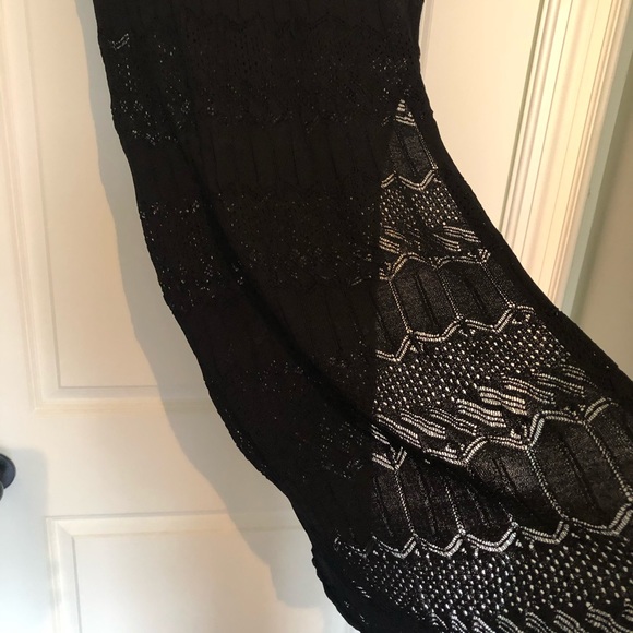 Swimsuit cover up - Picture 3 of 6